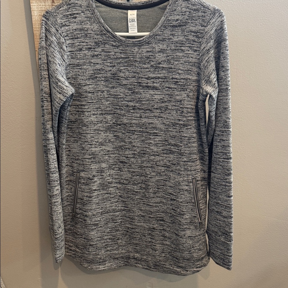 Atheleta Girls Gray black LongSleeve Tunic Sweater Size Xl/14 pre owned Used
